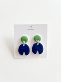 Paire de boucles d'oreilles céramique TOTEM PATA vert pomme et bleu