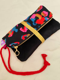 Image 2 of Maxi Cartera ZARVAJE NEGRO, con negro y elástico dorado