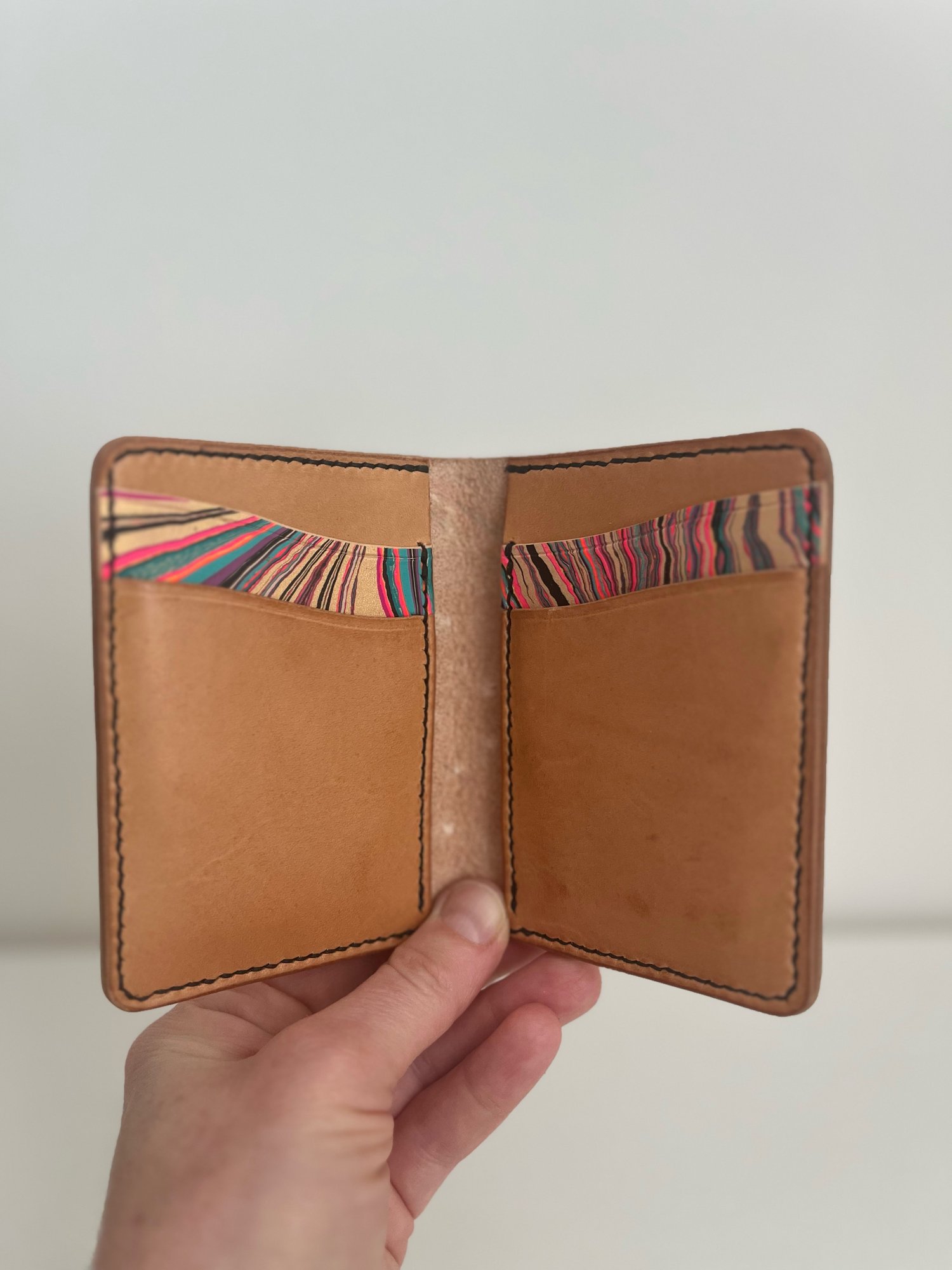 Image of Gold/Black Marbled Vertical Cardholder 