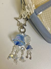 Image 3 of jellyfish keychain