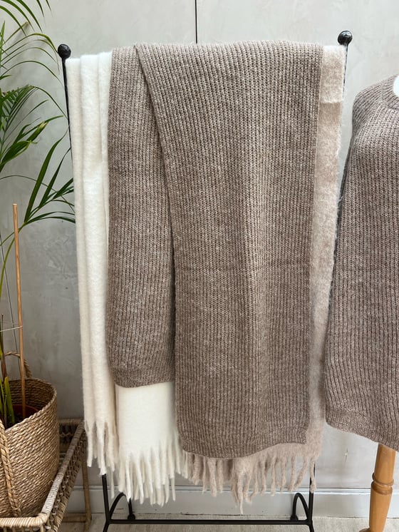 Image of Echarpe maille taupe 35 / 190cm