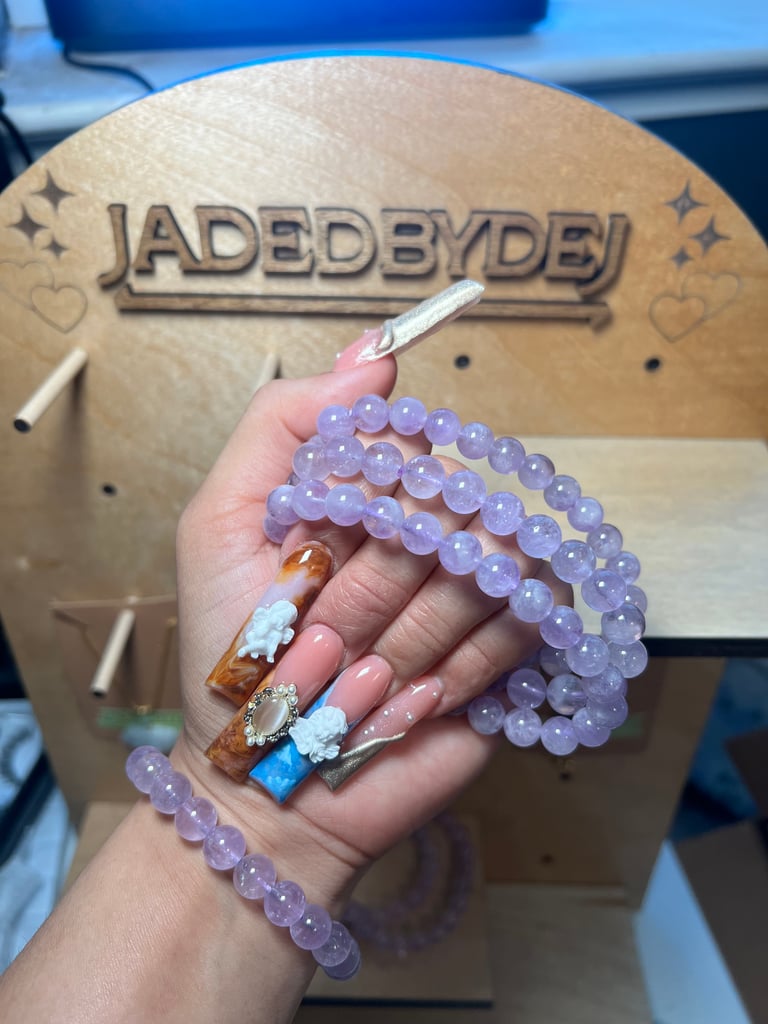lavender jade beaded bracelet