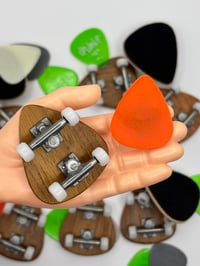 Image 4 of Guitar Pick Complete (v2)