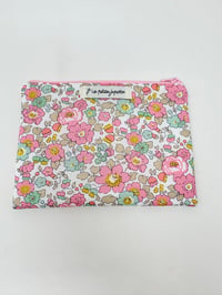 Image 3 of Pochette petit format LA COQUETTE Liberty Betsy Cupcake