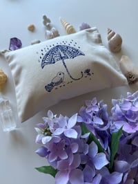 Image 3 of Trousse oiseau sous la pluie