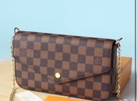 Checkered Crossbody🍓 (Pre Order)