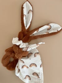 Image 2 of DOUDOU LAPIN FOURRURE ÉCUREUIL 