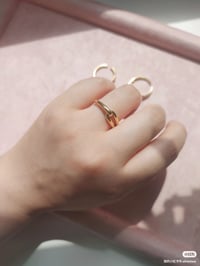 Image 6 of CAMILA RING 线条打结戒指