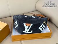 Image 12 of Bum bags (click to browse)