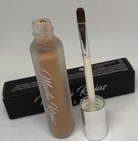 Image 1 of brush Concelear Medium Coverage M140