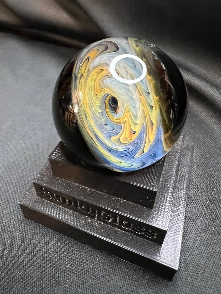 Silver and Gold Wag Marble Image 5