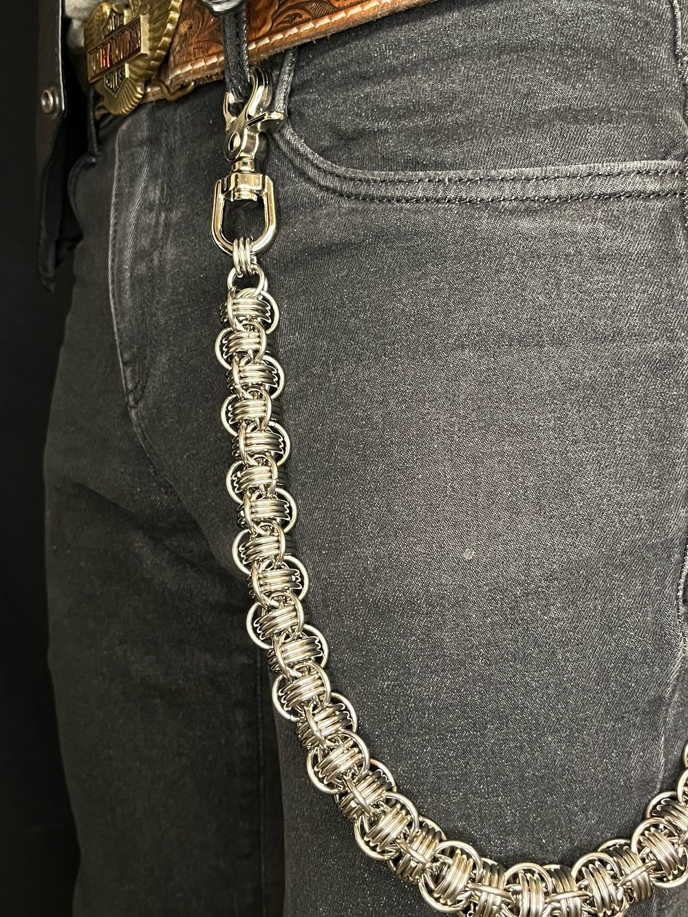 Bore Worm Wallet Chain