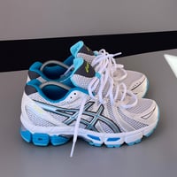 Image 1 of  size: us7.5 uk5.5 eu39  cm24.5