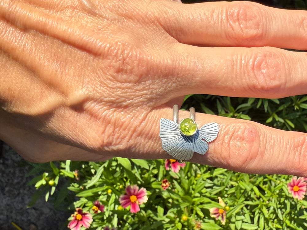 Image of Classic Ginkgo Leaf Ring with Peridot