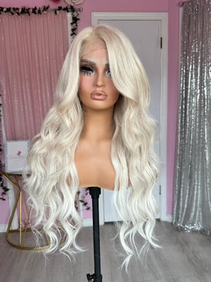 Image of human hair platinum blonde (ready to ship)