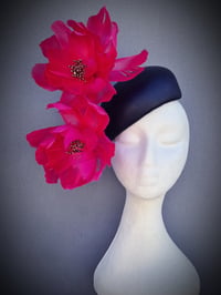 Mini Morgan in Black and hot pink