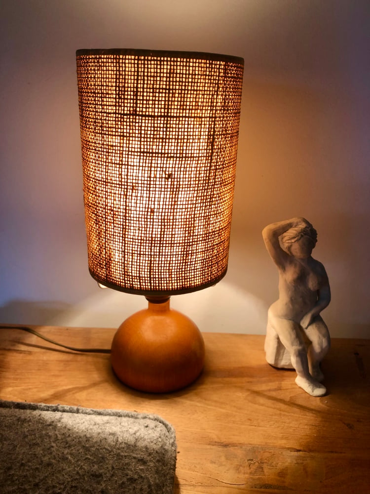 Image of Lampe bois abat-jour nature 