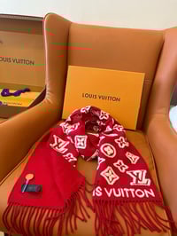 Image 11 of LV30 Scarf