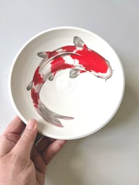 Koi on white 2, 18.5 cm d 5cm h 
