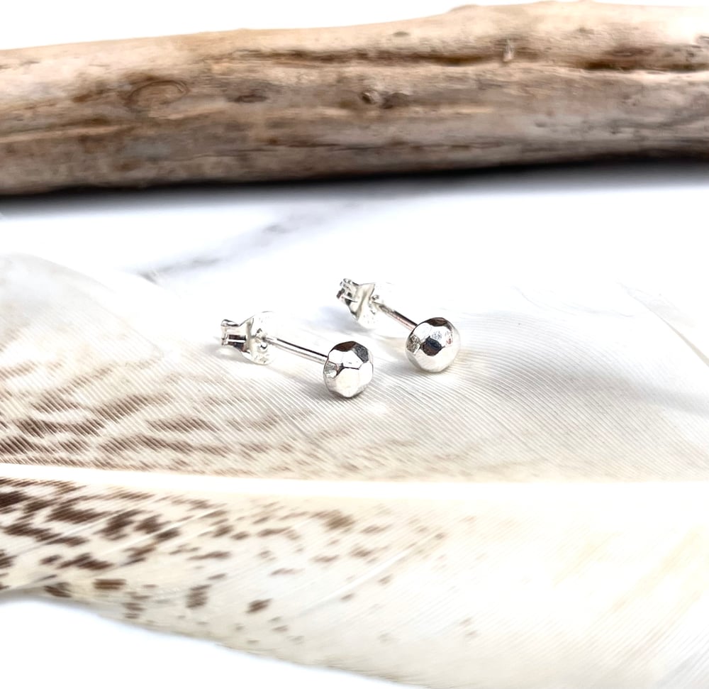 Handmade sterling silver faceted stud earrings. Minimal faceted studs 925 silver.