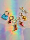 GLASS CRAB EARRINGS 
