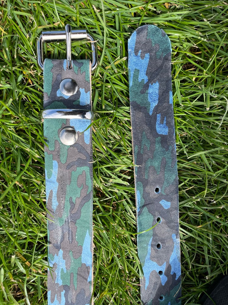 Image of camo leather belt 