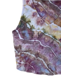Image 3 of M Crop Fitted V Tank in Earthy Geode Ice Dye