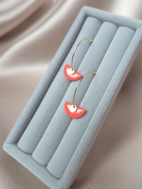 Image 3 of Créoles dorées demi cercles corail