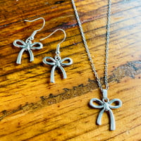 Image 3 of Set of 5 vintage bow silver plated necklaces 