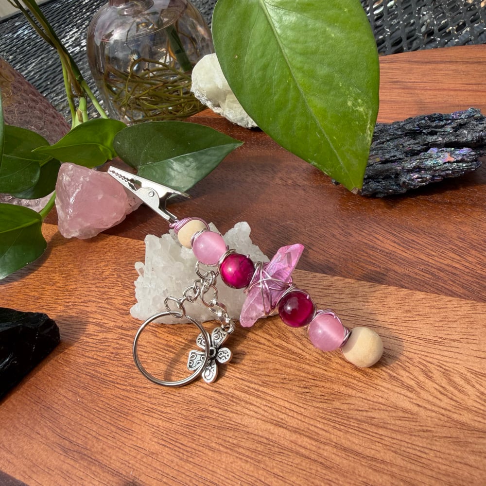 Image of hibiscus high clip keychain 
