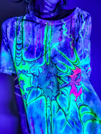 Image 2 of 666 UV TEe (large)