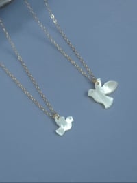 Image 4 of Collier colombe blanche