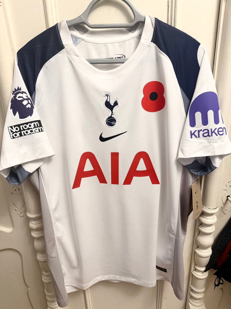Image of PRE ORDER: NEW Tottenham Hotspur “XAVI 7” 2025/26 Home Shirt + Poppy/PL patches (L)