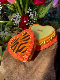 Image 1 of Tiger heart candle