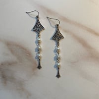 Image 2 of THE VICTORIA PEARL EARRINGS 