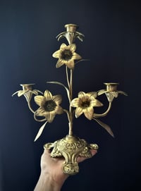 Image 2 of Magnifique candélabre d’église dit « bouquet » avec 3 feux et 6 fleurs de lys, début 1900
