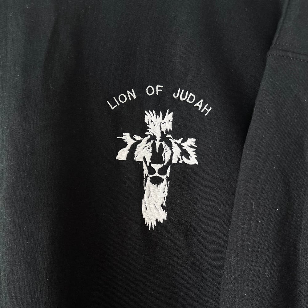 Image of Lion cross crewneck 