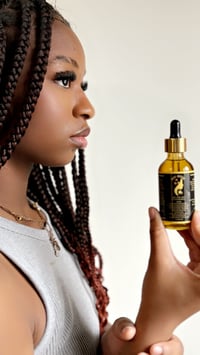 Image 3 of Turmeric-Papaya-Carrot Brightening Oil