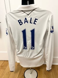 Image 3 of Tottenham Hotspur “BALE 11” 2012/13 LS Home Shirt + patches (S)