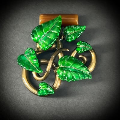 Image of Emerald Leaf Vine Pendant 