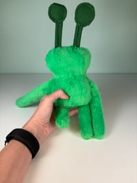 Image 4 of Medium Weighted Mean Alien