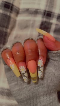 Image 2 of Nails - Long (Yellow Flowers)