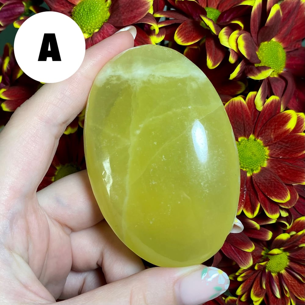 Image of Lemon Calcite Palmstone