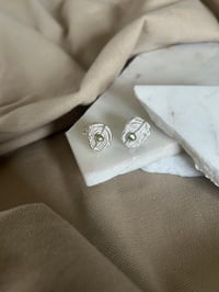 Image 1 of #6 Catch A Droplet Earring With Green Pearl