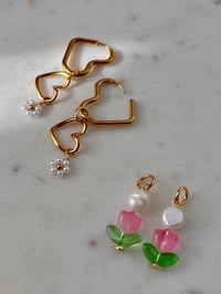 Image 4 of BUILDABLE TULIP / PEARL HEART EARRINGS 