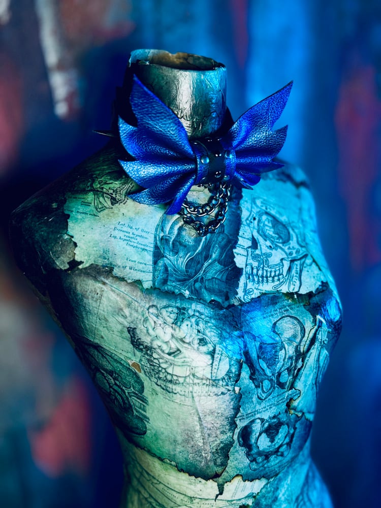 Metallic Blue Bat Tie Collar