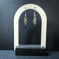 Image 3 of ‘Polaris’ Dainty Chainmail and star earrings 