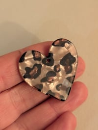 Image 1 of Broche Leopardo