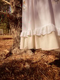 Image 4 of Linen Lace and Emboidery Fitted Apron Large Aus 14-16