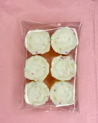 Image 4 of Rose shape wax melts